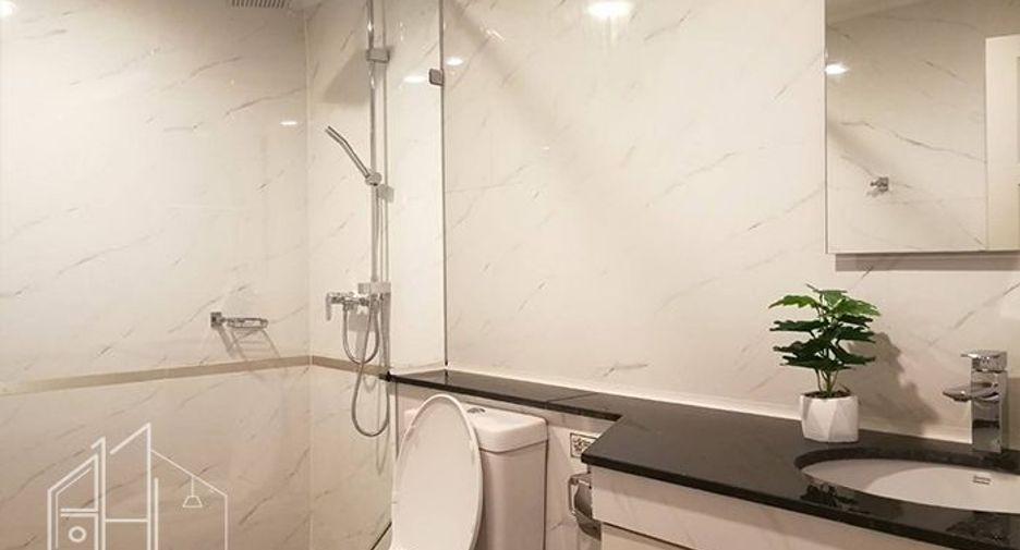 For rent 2 bedrooms apartment in Khlong Toei, Bangkok