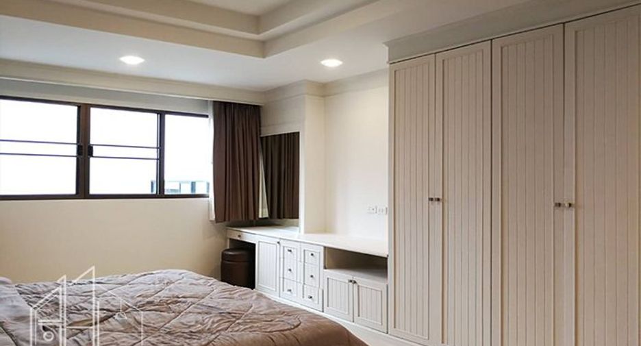 For rent 2 bedrooms apartment in Khlong Toei, Bangkok