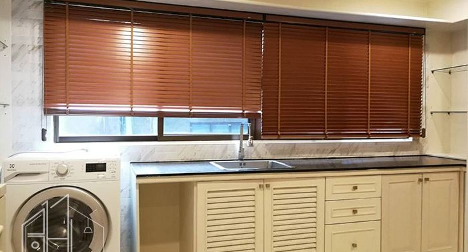 For rent 2 bedrooms apartment in Khlong Toei, Bangkok