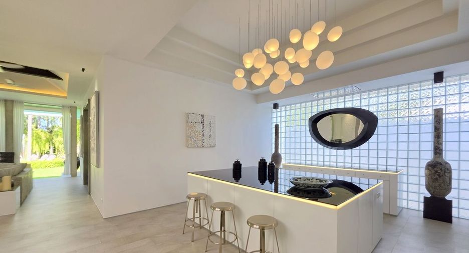 For sale 4 bedrooms house in East Pattaya, Pattaya