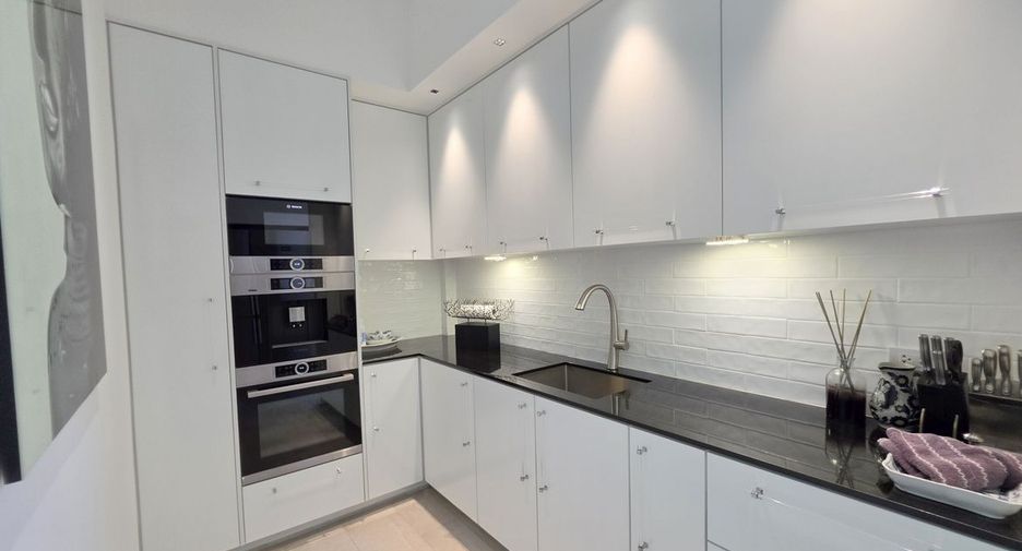 For sale 4 bedrooms house in East Pattaya, Pattaya