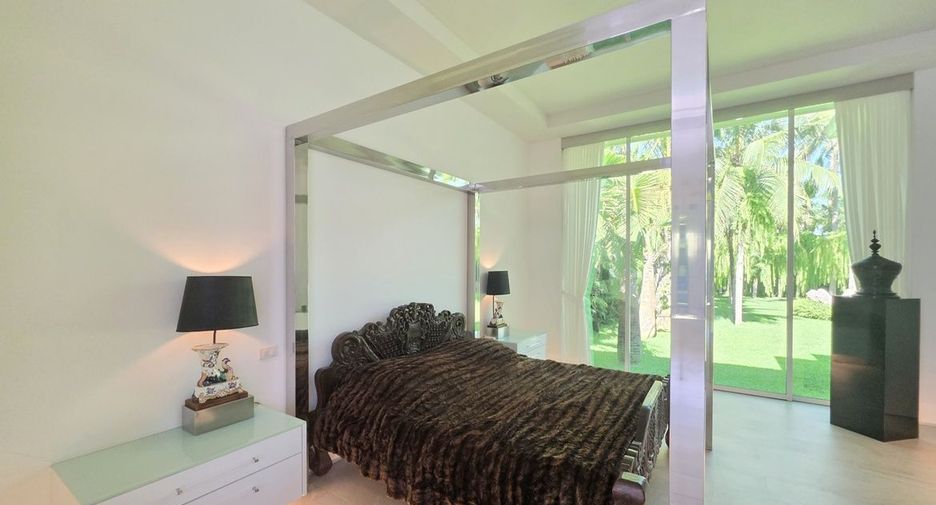 For sale 4 bedrooms house in East Pattaya, Pattaya