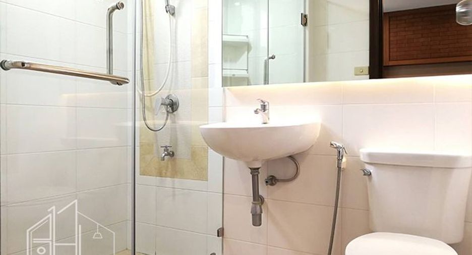 For rent 3 ベッドルーム condo in Khlong Toei, Bangkok