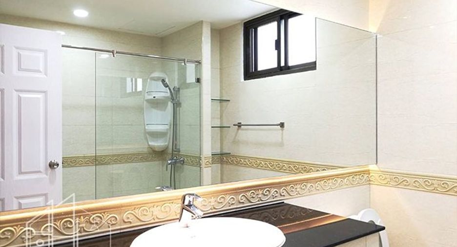 For rent 3 ベッドルーム condo in Khlong Toei, Bangkok