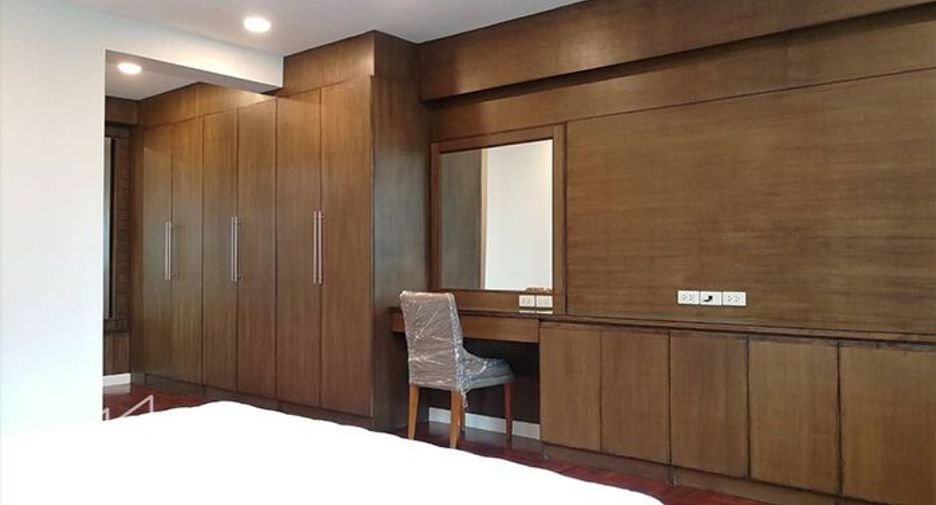 For rent 3 ベッドルーム condo in Khlong Toei, Bangkok