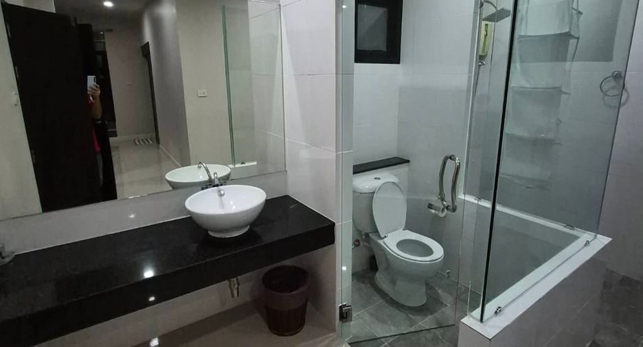 For rent 2 bedrooms villa in Mueang Phuket, Phuket