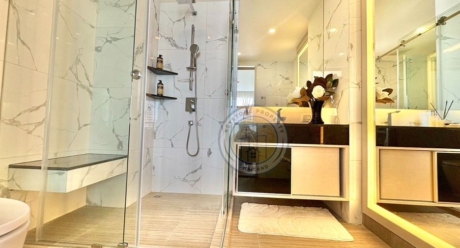 À vendre 2 chambres condo à Pratumnak, Pattaya