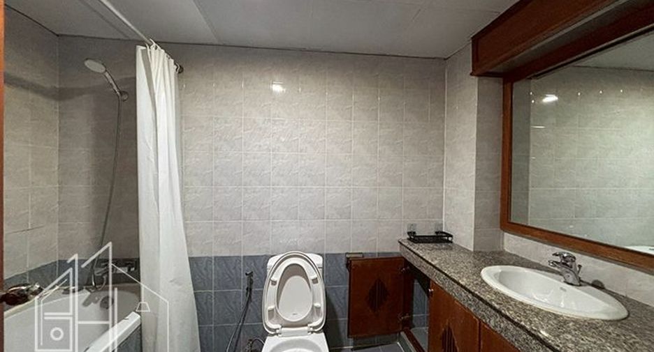 Аренда 3 спальни кондо в Кхлонг Тоеи, Бангкок