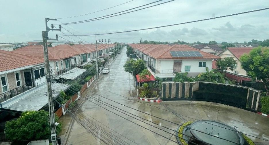 Gewerbefläche zum Kauf mit 3 Zimmer in Bang Phli, Samut Prakan