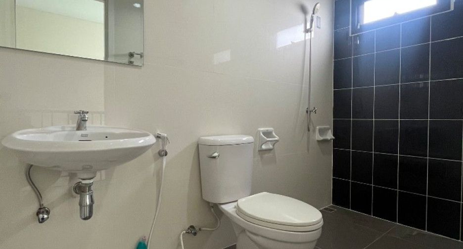Gewerbefläche zum Kauf mit 3 Zimmer in Bang Phli, Samut Prakan
