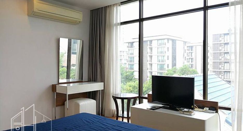 For rent 2 bedrooms condo in Khlong Toei, Bangkok