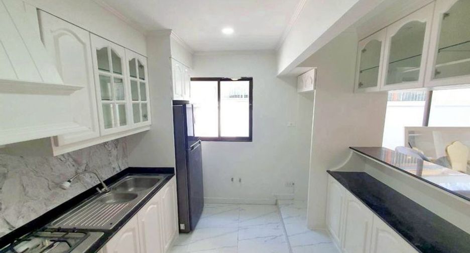 Haus zur Miete und zum Kauf mit 3 Zimmer in Si Racha, Chonburi
