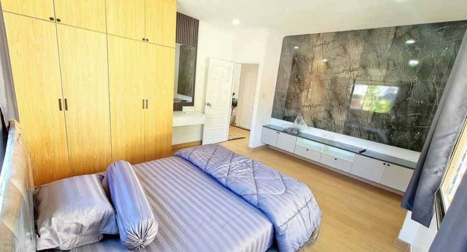 Haus zur Miete und zum Kauf mit 3 Zimmer in Si Racha, Chonburi