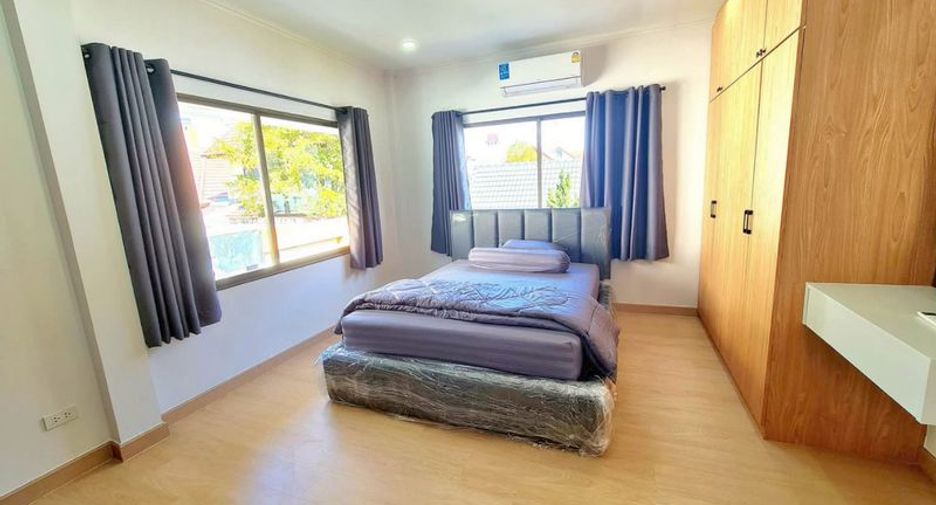 Haus zur Miete und zum Kauf mit 3 Zimmer in Si Racha, Chonburi