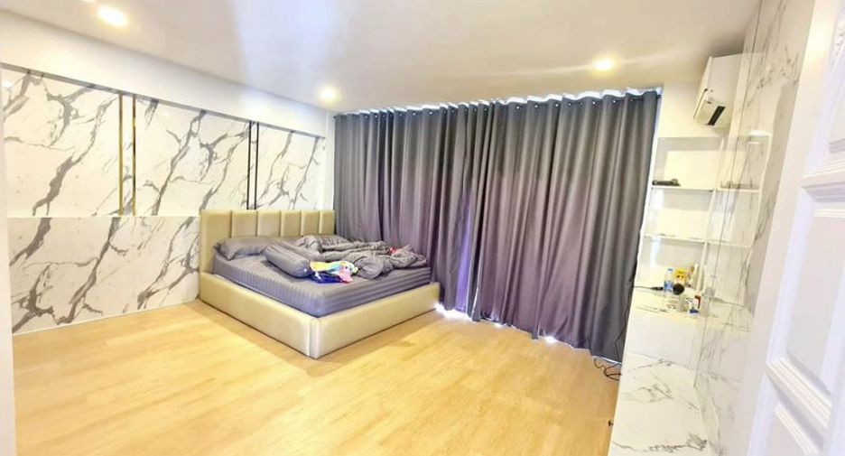 Haus zur Miete und zum Kauf mit 3 Zimmer in Si Racha, Chonburi