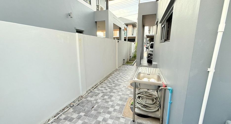 For sale 4 ベッドルーム house in East Pattaya, Pattaya