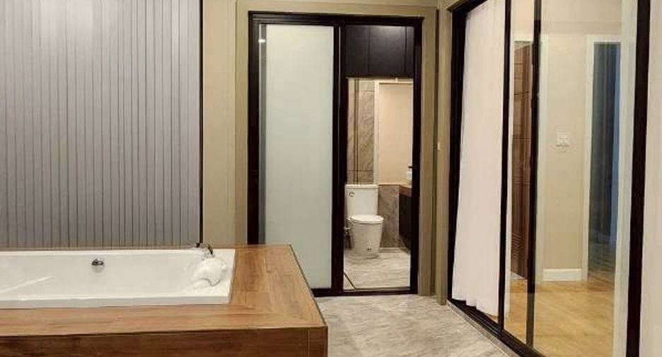 Villa en alquiler y en venta de 4 habitaciones en East Pattaya, Pattaya