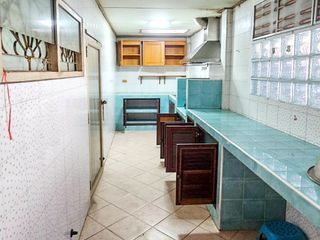 出售 2 卧室 独立屋 在 Phra Khanong, 曼谷