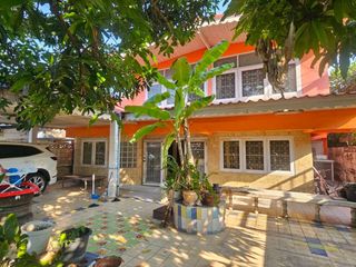 出售 2 卧室 独立屋 在 Phra Khanong, 曼谷