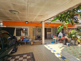 出售 2 卧室 独立屋 在 Phra Khanong, 曼谷