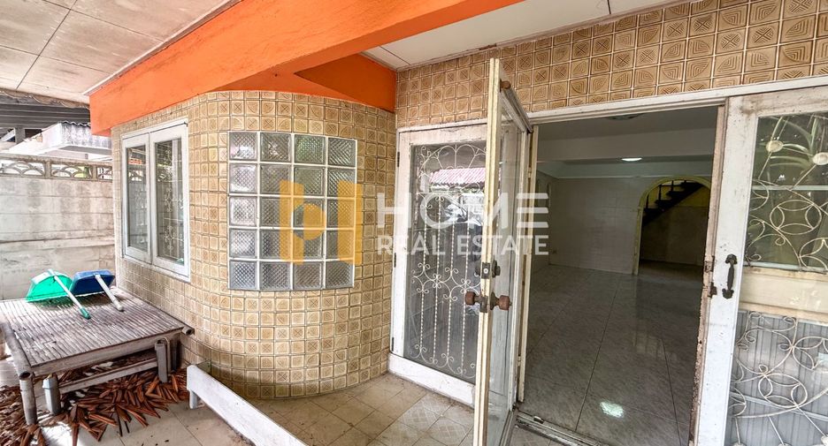 For sale 2 ベッドルーム house in Phra Khanong, Bangkok