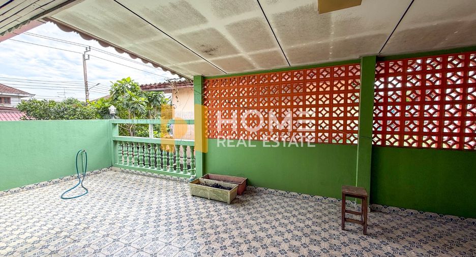 For sale 2 ベッドルーム house in Phra Khanong, Bangkok