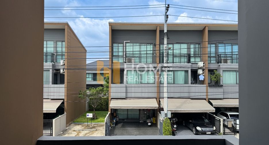 À vendre 3 chambres maison de ville à Prawet, Bangkok