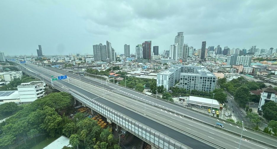 For rent 1 bed condo in Watthana, Bangkok