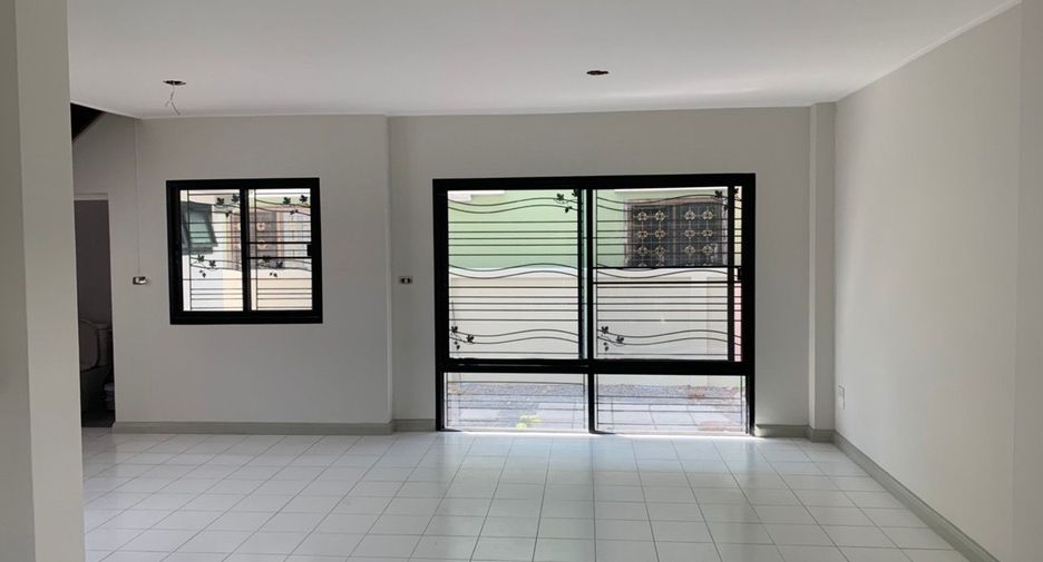 出售 3 卧室 独立屋 在 Lat Krabang, 曼谷
