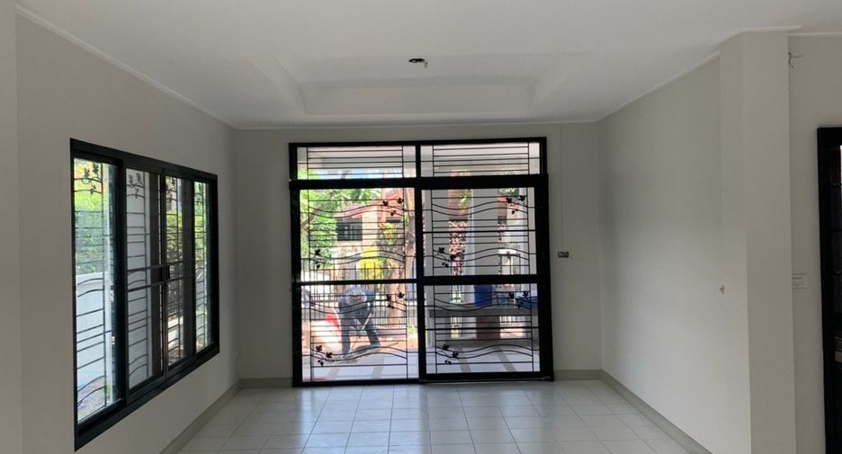 出售 3 卧室 独立屋 在 Lat Krabang, 曼谷