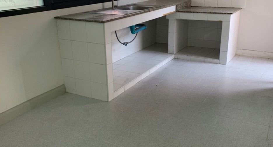 出售 3 卧室 独立屋 在 Lat Krabang, 曼谷