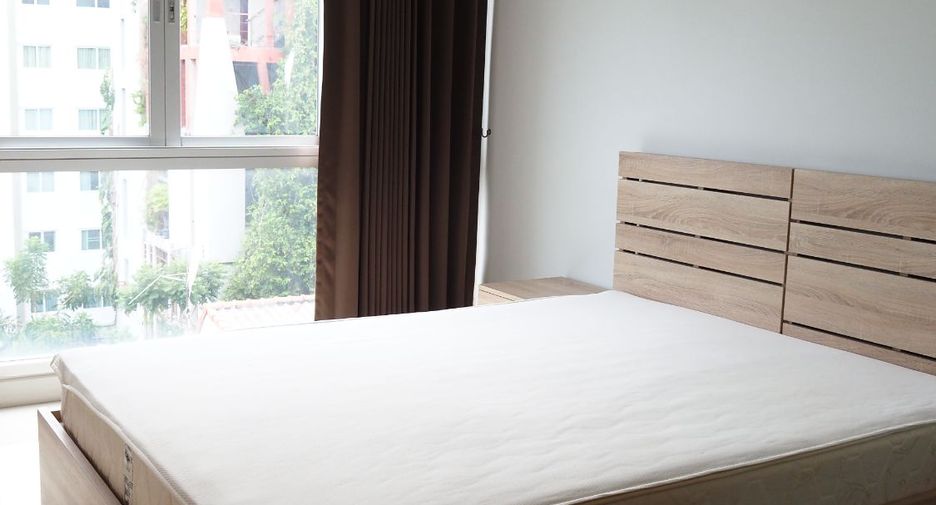 For rent 1 bed condo in Phra Khanong, Bangkok
