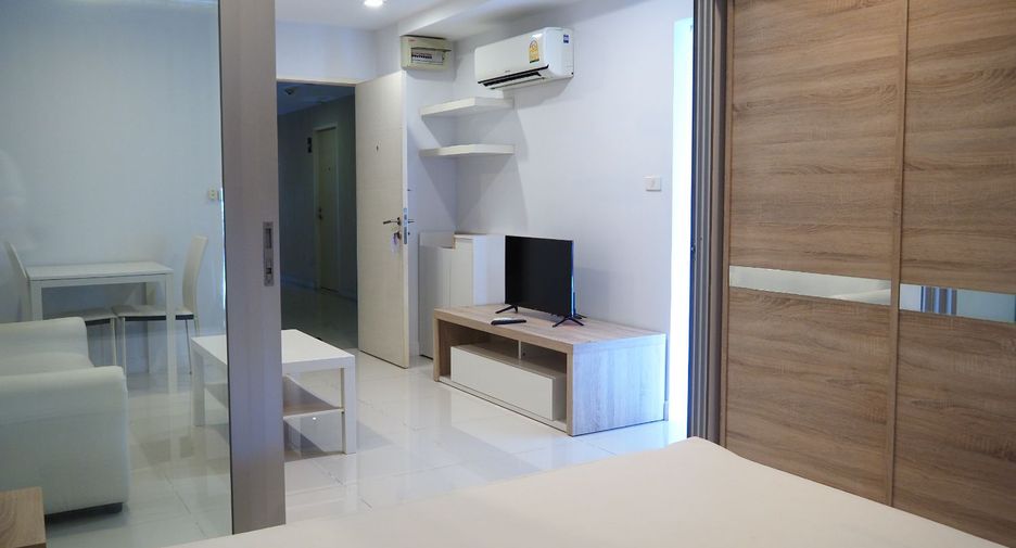 For rent 1 bed condo in Phra Khanong, Bangkok