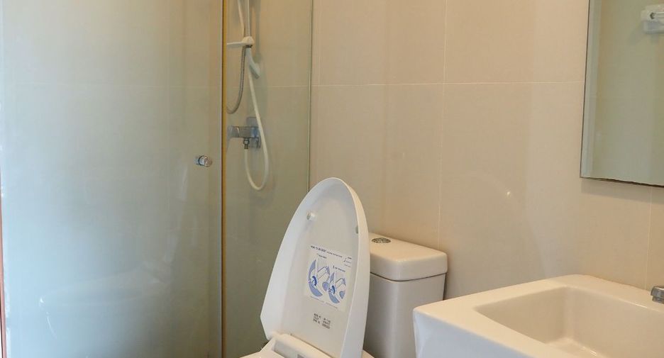 For rent 1 bed condo in Phra Khanong, Bangkok