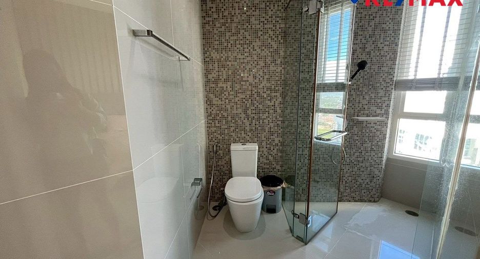 For rent 3 bedrooms condo in Jomtien, Pattaya