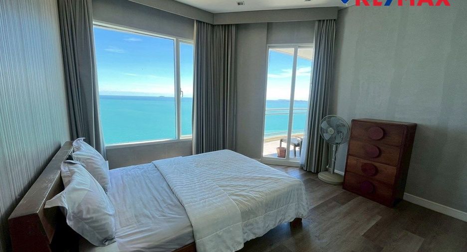 For rent 3 bedrooms condo in Jomtien, Pattaya