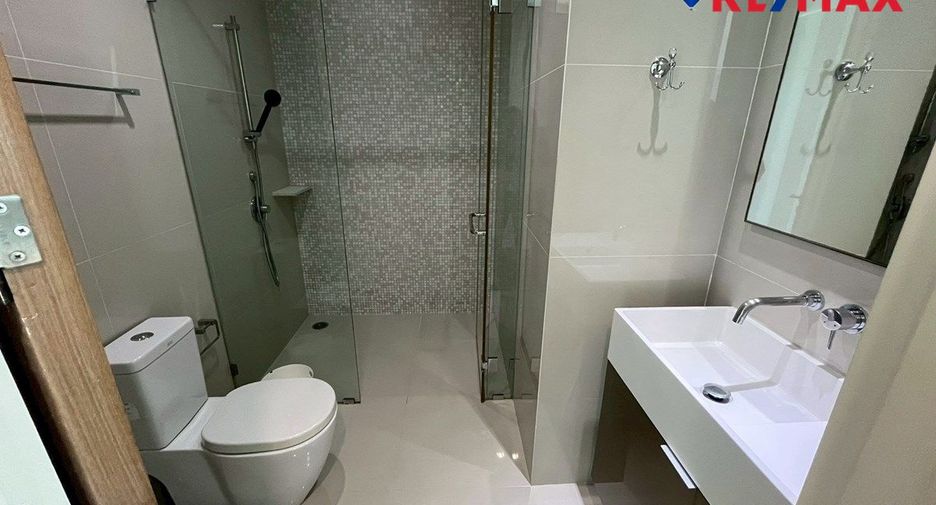 For rent 3 bedrooms condo in Jomtien, Pattaya