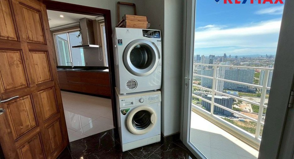 For rent 3 bedrooms condo in Jomtien, Pattaya