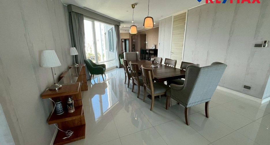 For rent 3 bedrooms condo in Jomtien, Pattaya