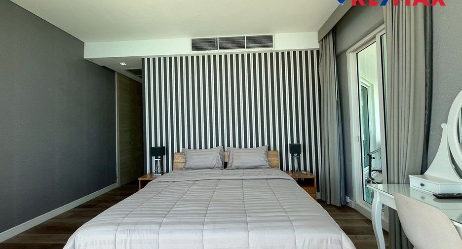 For rent 3 bedrooms condo in Jomtien, Pattaya