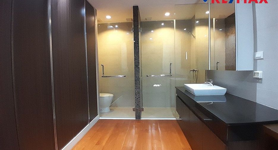Condo en alquiler de 2 habitaciones en Pratumnak, Pattaya