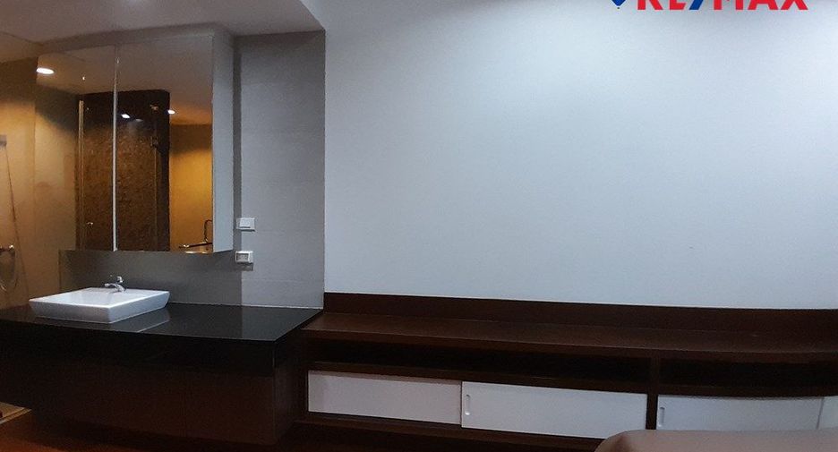 Condo en alquiler de 2 habitaciones en Pratumnak, Pattaya