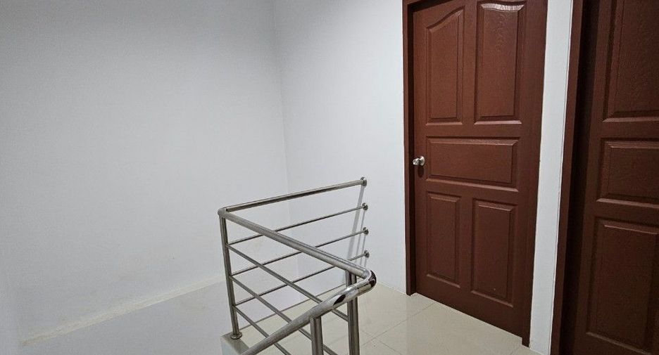 出售 3 卧室 联排别墅 在 Mueang Chon Buri, Chon Buri