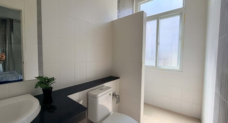 For rent 3 bedrooms villa in East Pattaya, Pattaya