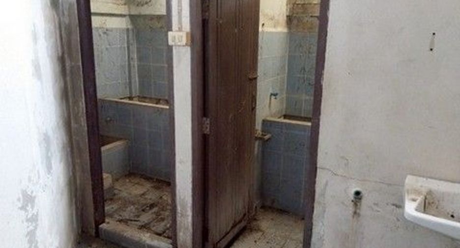 À vendre 1 chambre maison de ville à Pak Tho, Ratchaburi