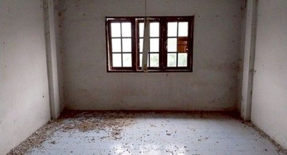 À vendre 1 chambre maison de ville à Pak Tho, Ratchaburi