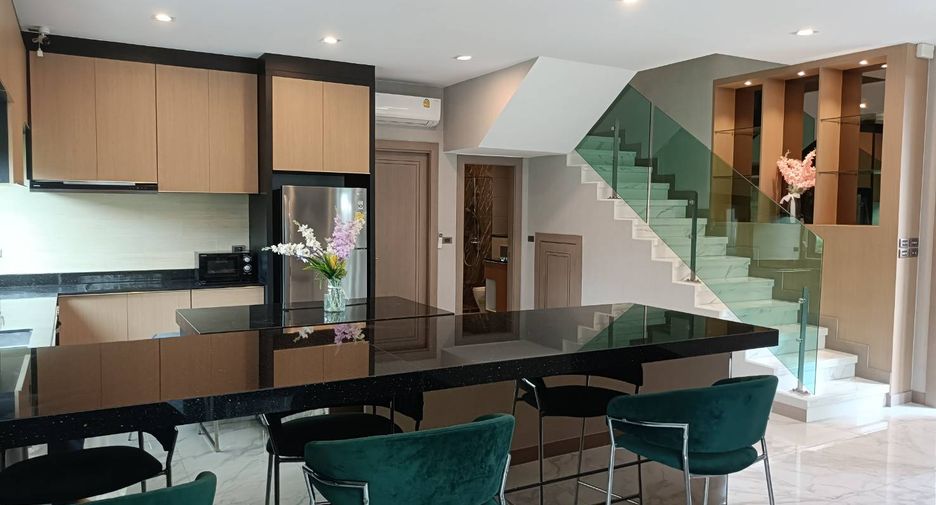 For rent and for sale 4 bedrooms house in Huay Yai, Pattaya