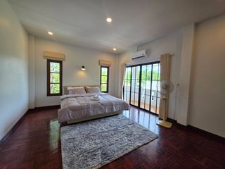 For rent 4 bedrooms house in San Kamphaeng, Chiang Mai