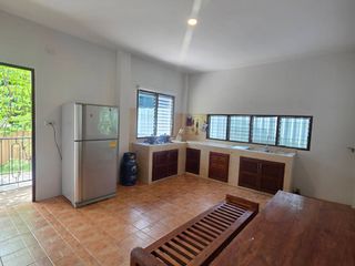 For rent 4 bedrooms house in San Kamphaeng, Chiang Mai