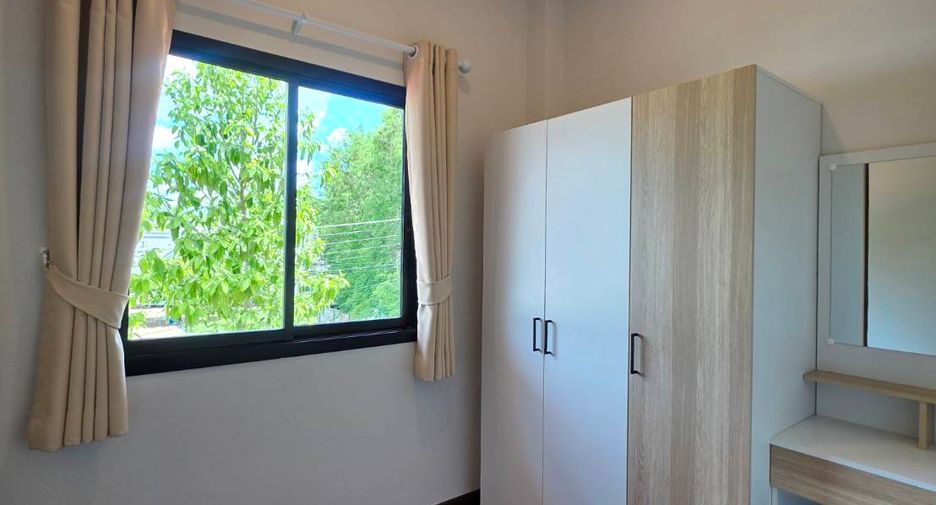For rent 4 bedrooms house in San Kamphaeng, Chiang Mai